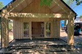 Moderní dřevěná chata AGATA 45m² (9x5) 66mm + izolace do stěn a podlahy