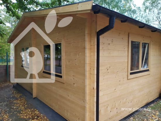 Dřevěná chata DONNA 63 m² v Luštěnicích postavená svépomocí
