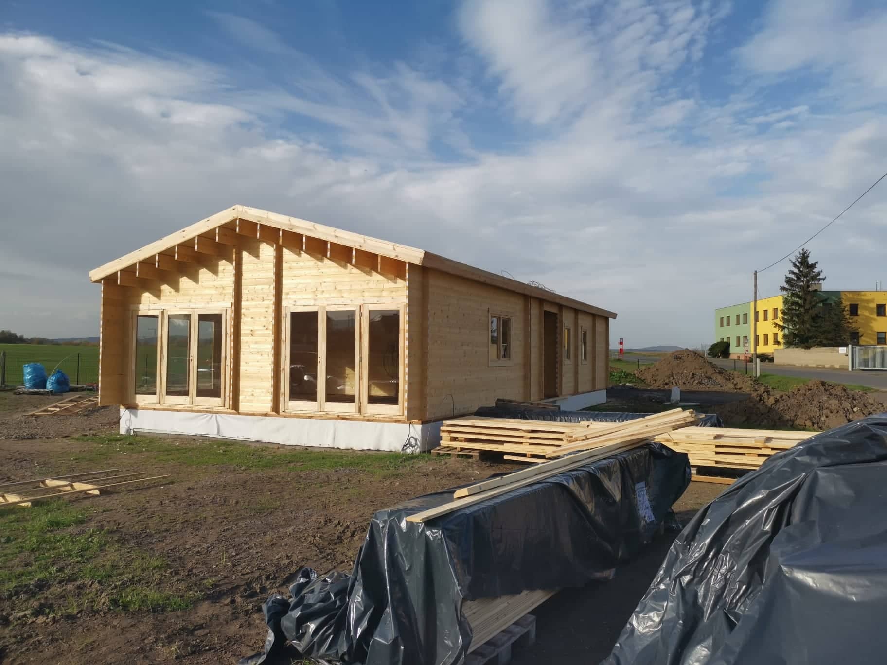 Dřevěný rodinný dům ROBERTA PREMIUM 110m² 66mm + izolace do stěn a podlahy - realizace Rpety