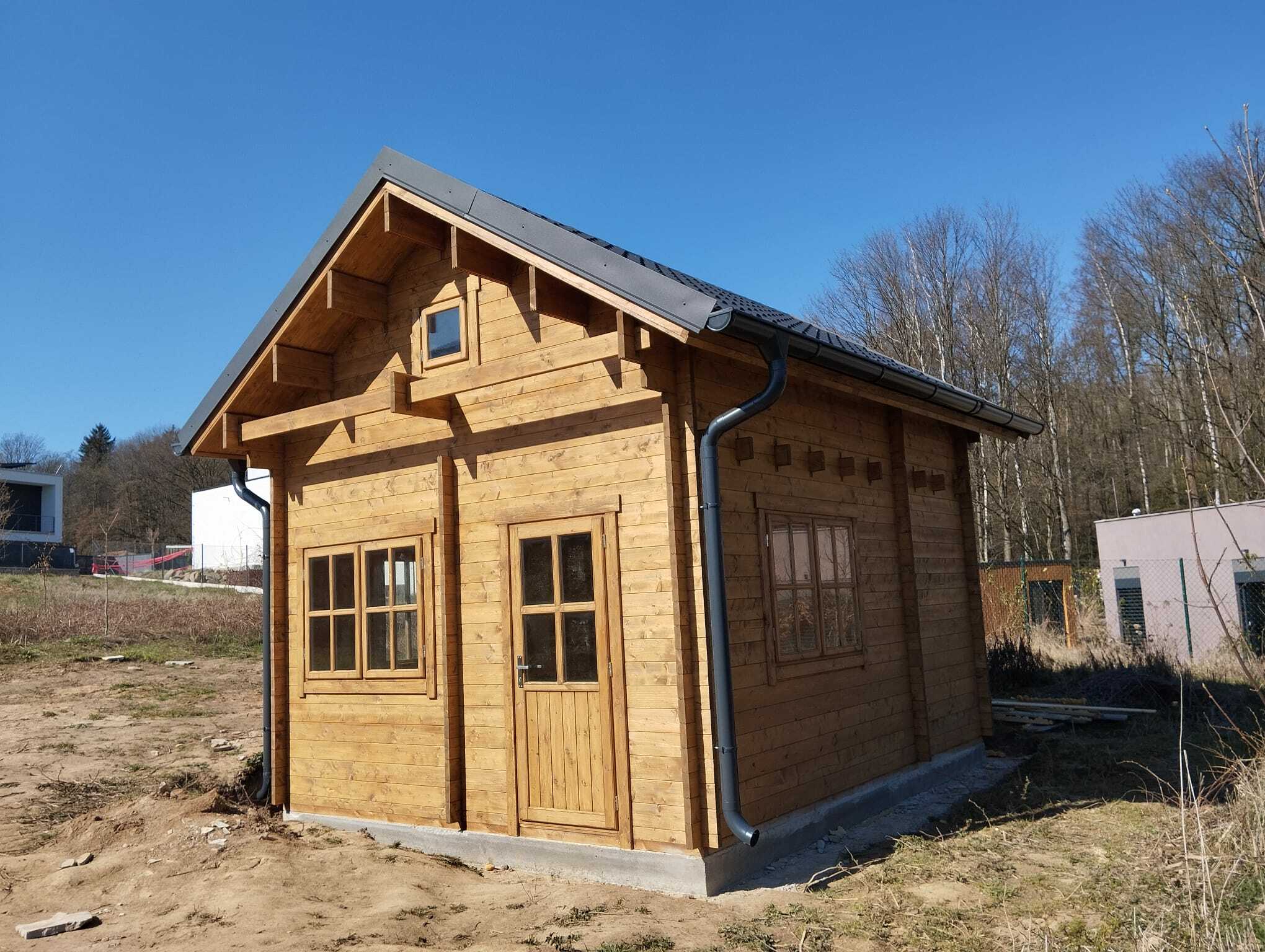 Naše realizace: Zahradní chata AVIGNON 20m² s patrem a zateplením v Dolní Lomnici