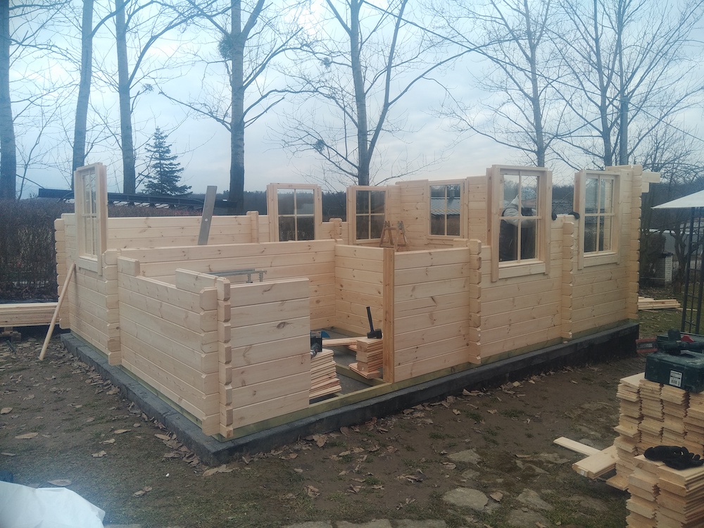 Naše realizace: Montovaná chata SCOOT 25m² (4,5x6) 44mm v Havířově