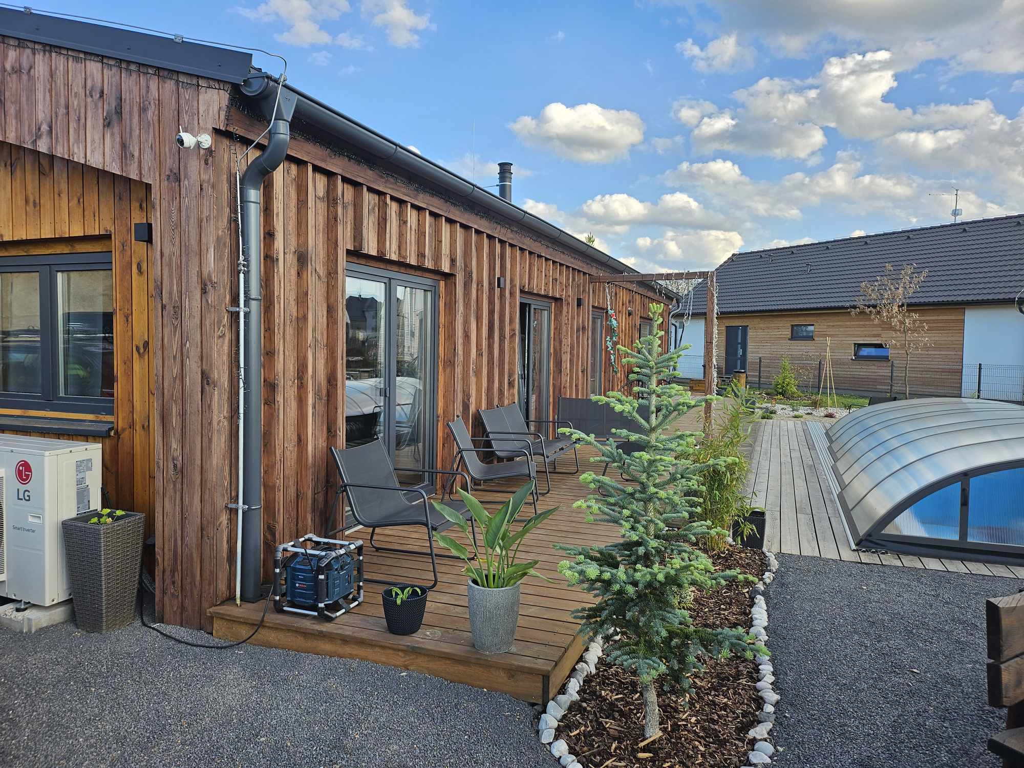 Dřevěný rodinný dům ROBERTA PREMIUM 110m² 66mm + izolace do stěn a podlahy - realizace Rpety