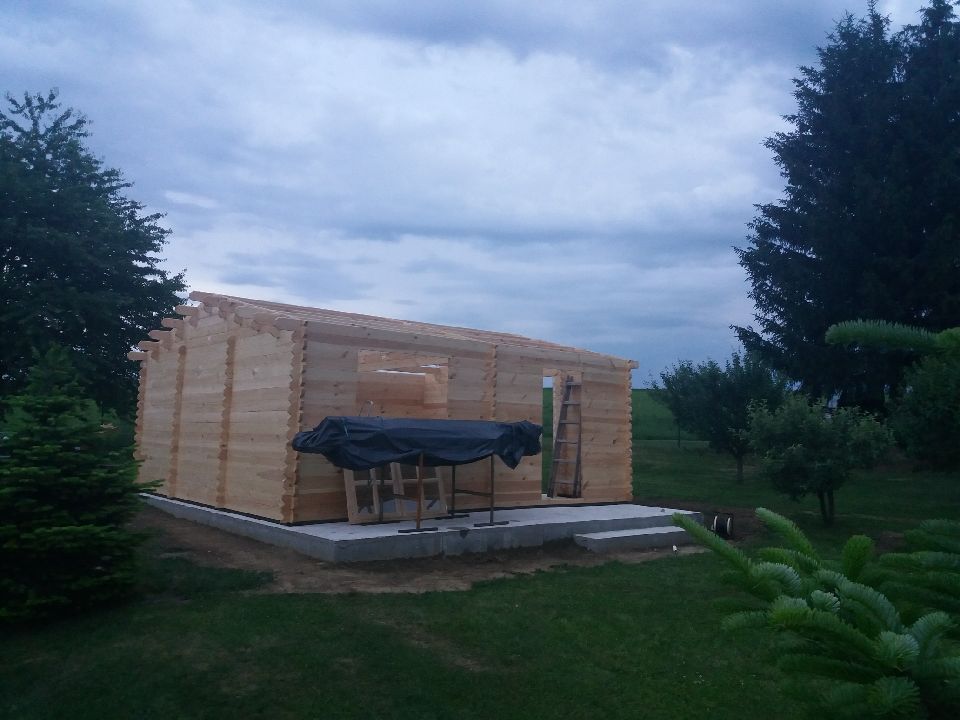 Naše realizace: dřevěná garáž 4x6m, 44mm, 24m²